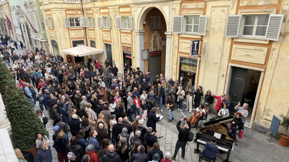 A Genova flash mob tra i Rolli per ricordare Gino Paoli