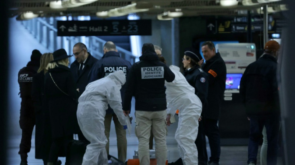 Paris: trois bless&eacute;s &agrave; l'arme blanche, un homme ayant des troubles psychiatriques arr&ecirc;t&eacute;