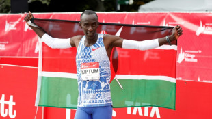 Kenyan Kiptum sets world record to win Chicago Marathon