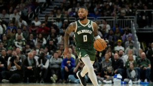 NBA: Lillard flambe et gagne contre Philadelphie pour sa premi&egrave;re avec les Bucks