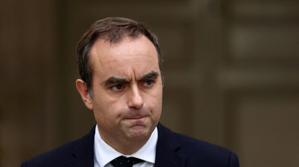 Lecornu sous la menace de la censure dès sa reconduction à Matignon