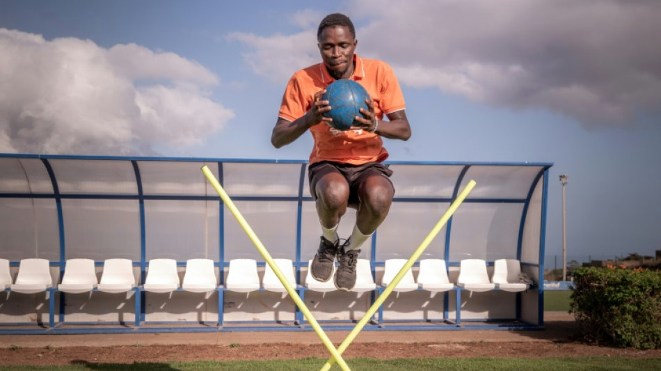 Aux Canaries, le foot pour aider les jeunes migrants &agrave; reprendre pied
