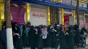 Frauenprotest gegen Sch&ouml;nheitssalon-Verbot in Afghanistan auseinander getrieben