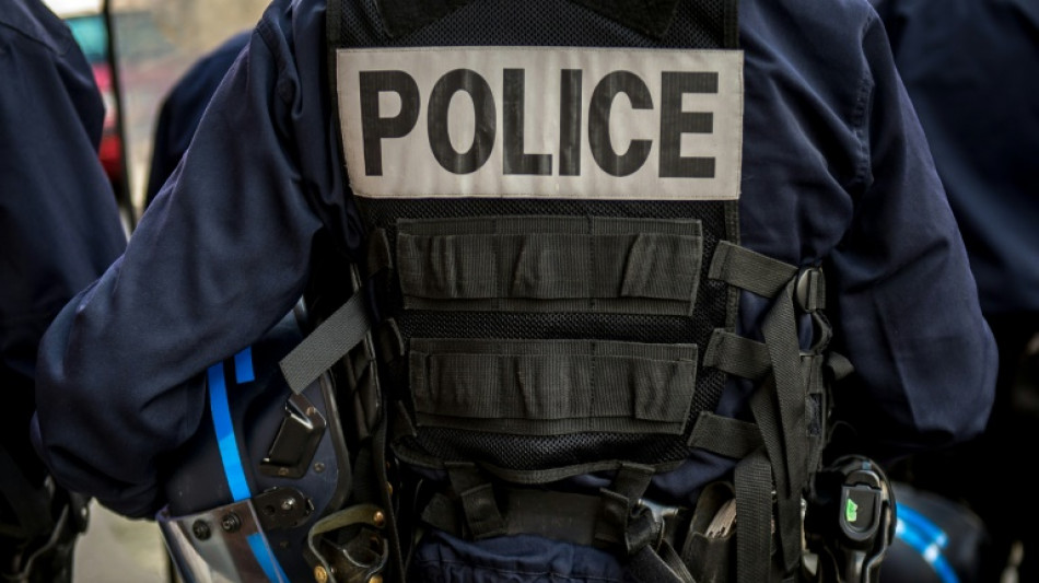 Paris: un homme tu&eacute; par la police apr&egrave;s s'&ecirc;tre montr&eacute; "mena&ccedil;ant" envers des policiers