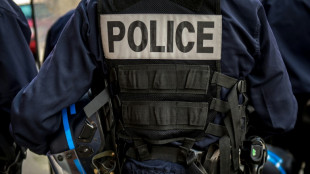 Paris: un homme tu&eacute; par la police apr&egrave;s s'&ecirc;tre montr&eacute; "mena&ccedil;ant" envers des policiers