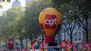 La CGT repart seule en manif jeudi, journée noire attendue à la RATP