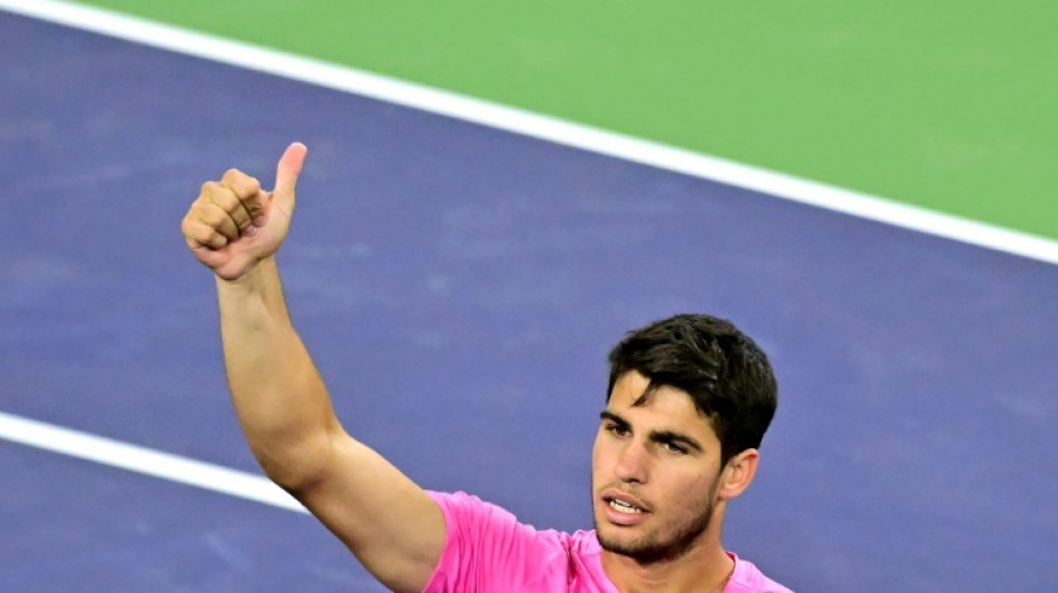 Alcaraz y Swiatek resuelven l&iacute;os para avanzar en Indian Wells y Wawrinka revive