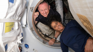 La Crew Dragon si &egrave; sganciata dall'Iss con i due della Starliner