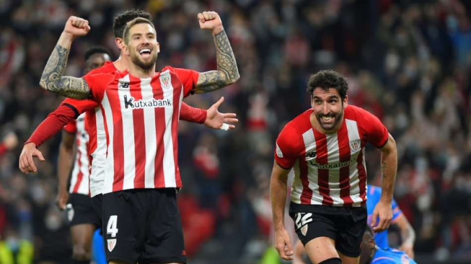 El Barcelona ficha al defensa I&ntilde;igo Mart&iacute;nez que llega libre