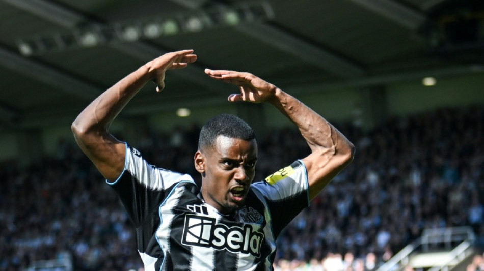 Isak poised for Liverpool switch on frantic Premier League deadline day