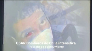 Rescatistas sacan de los escombros a venezolano ocho d&iacute;as despu&eacute;s de los terremotos