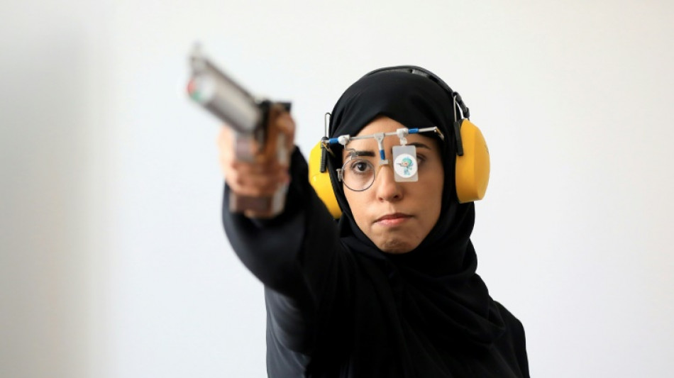 Au Y&eacute;men, la tireuse Yasmine al-Raimi se pr&eacute;pare aux JO avec les moyens du bord 