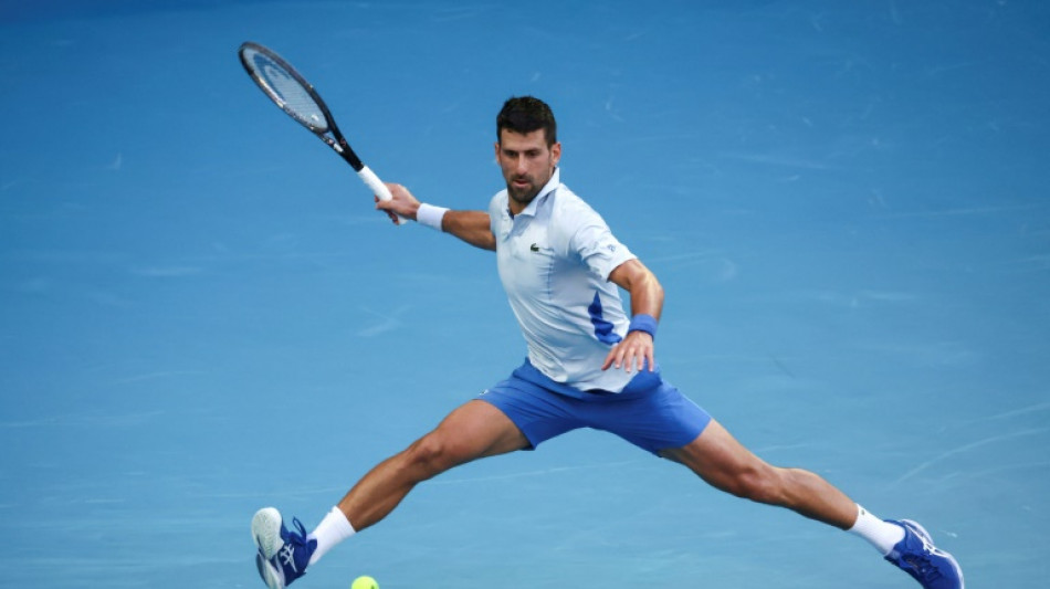 Djokovic supera un 'calent&oacute;n' ante Fritz y Sabalenka vuela en Australia
