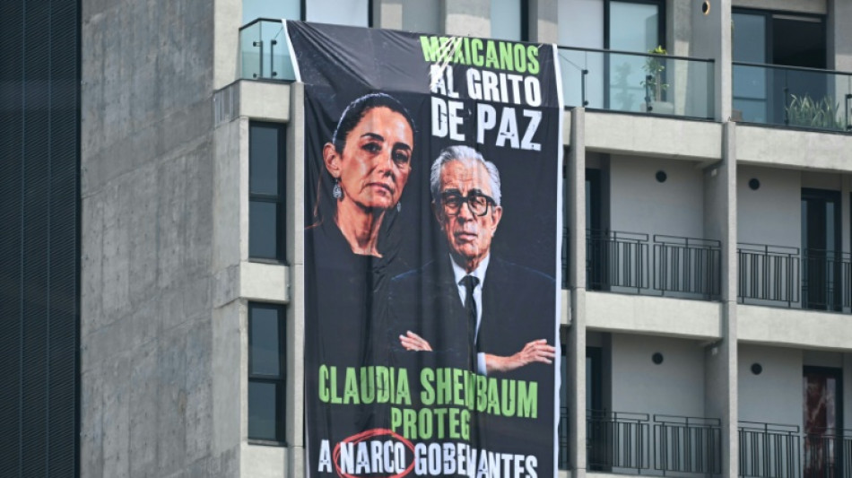 Governador mexicano procurado por narcotr&aacute;fico nos EUA retoma cargo