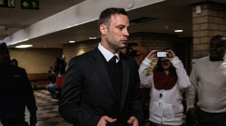 El campe&oacute;n paral&iacute;mpico Pistorius sabr&aacute; en un mes si puede obtener la libertad condicional