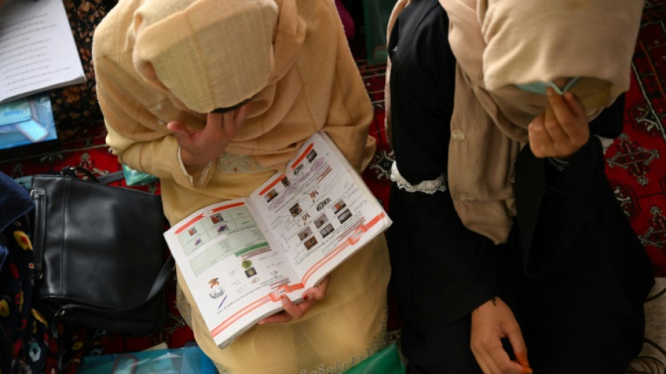 Afghanistan: dans les &eacute;coles clandestines, les filles d&eacute;fient les talibans