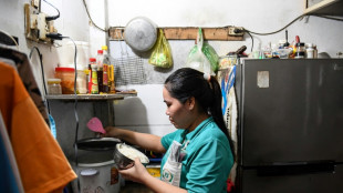 Trabajadores textiles en Vietnam, v&iacute;ctimas de la desaceleraci&oacute;n de la econom&iacute;a mundial