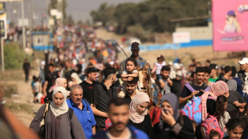 Combats acharn&eacute;s entre Isra&euml;l et le Hamas &agrave; Gaza, des milliers de civils fuient
