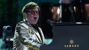 Seguidores de todo el mundo despiden a Elton John en su &uacute;ltimo concierto
