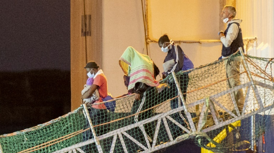Hallan a ocho migrantes muertos en una embarcaci&oacute;n en el Mediterr&aacute;neo