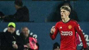 Garnacho stunner helps Man Utd quell Everton fury