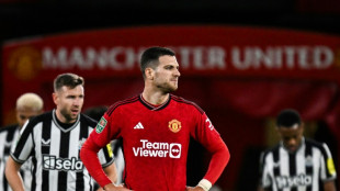 Troubled Man Utd urged to stick together as Spurs face Pochettino reunion