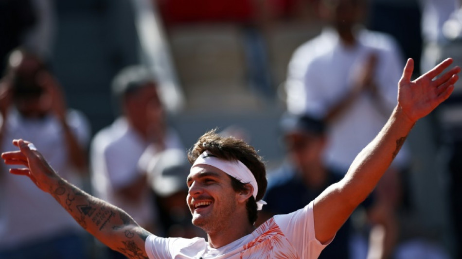 Brasileiro Thiago Seyboth Wild faz hist&oacute;ria e elimina Medvedev em Roland Garros