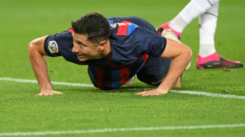 El cl&aacute;sico, golpe a la Liga y b&aacute;lsamo para el Barcelona