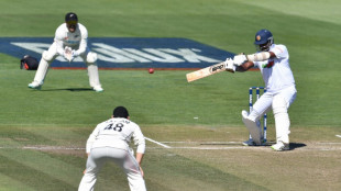 Mathews hits ton as Sri Lanka build target for New Zealand