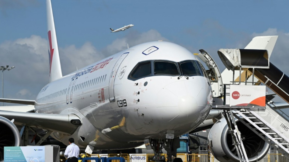 China busca compradores para su avi&oacute;n de pasajeros en feria de Singapur 