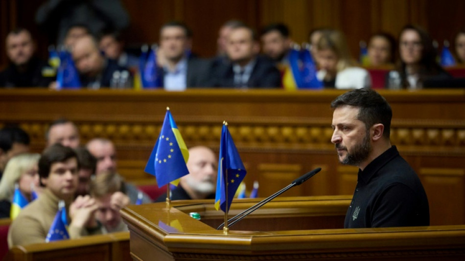 Ukraine: Zelensky pr&eacute;sente son "plan de victoire" et exclut de c&eacute;der des territoires