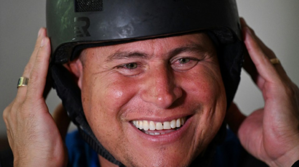 'Ainda preso', diz jornalista salvadorenho, deportado após viver 20 anos sem documentos nos EUA