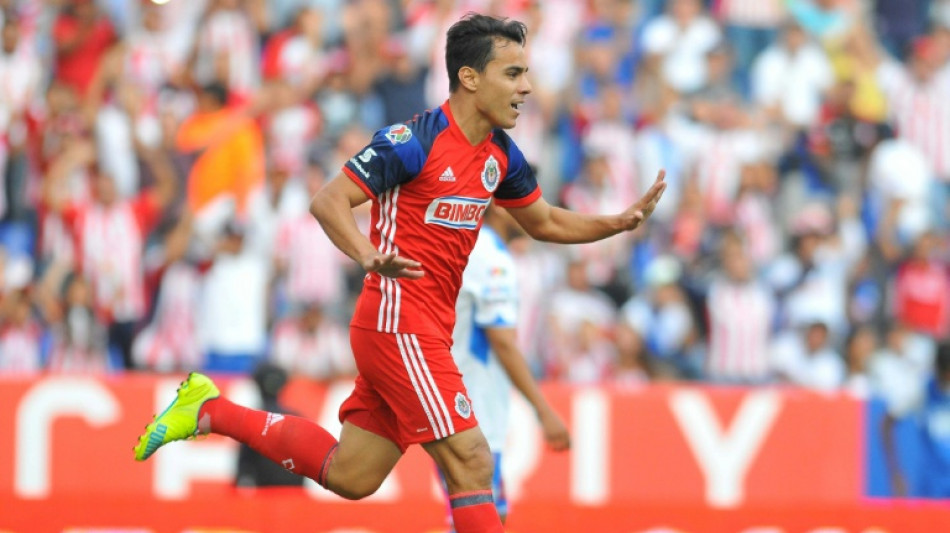 Detienen a Omar Bravo, goleador histórico de club mexicano Chivas, por abuso sexual infantil