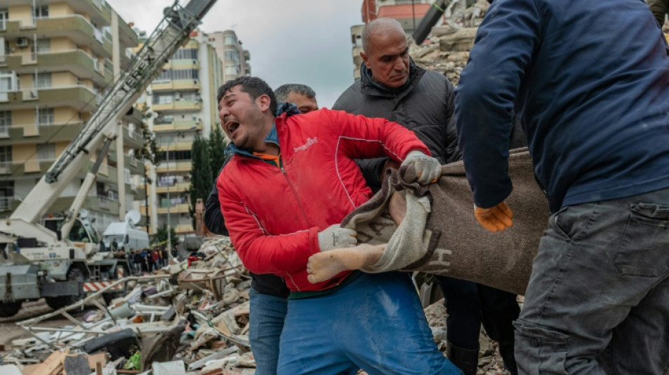 Turquie et Syrie: course contre le temps et le froid pour aider les rescap&eacute;s 