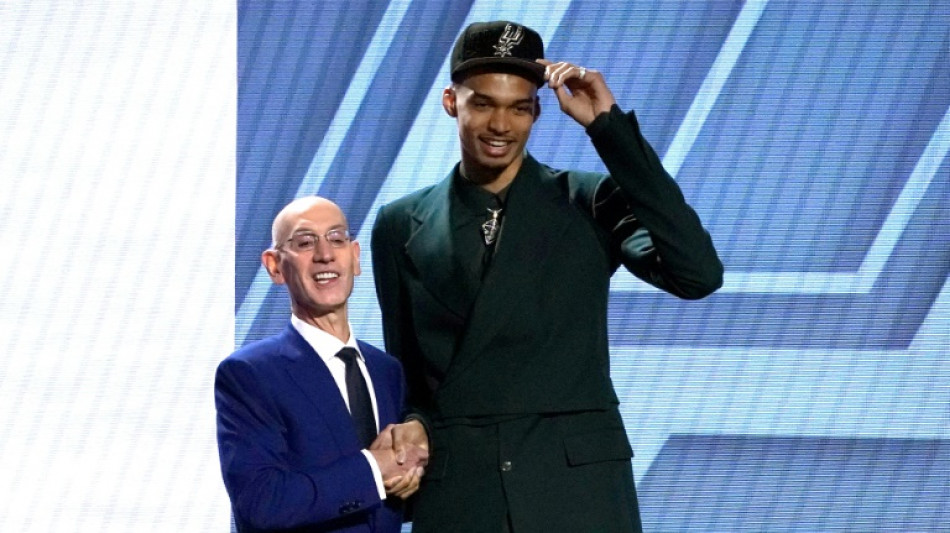 Choisi n&deg; 1 de la draft par San Antonio, le Fran&ccedil;ais Victor Wembanyama commence son aventure NBA