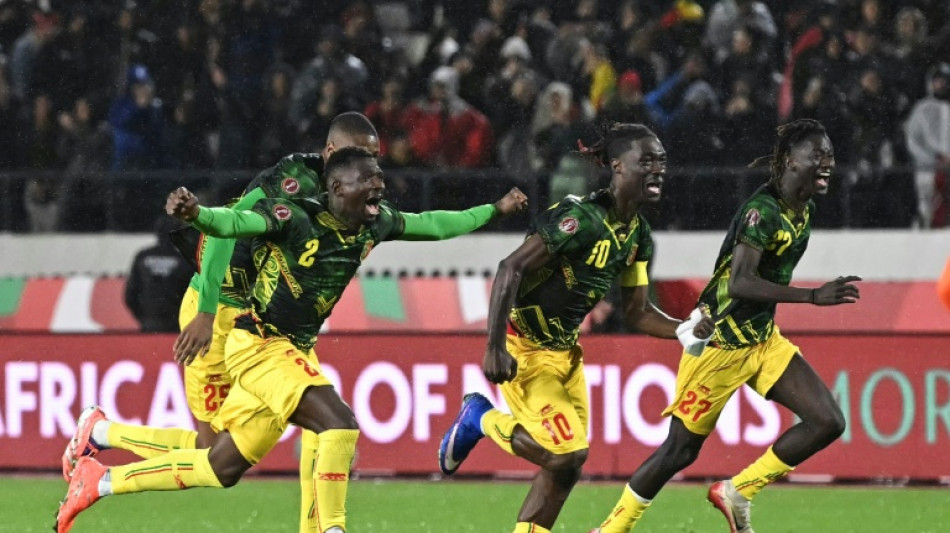 Ten-man Mali beat Tunisia on penalties to reach Cup of Nations quarters