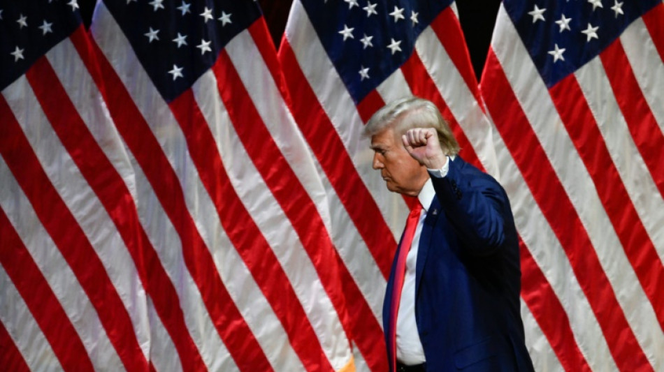 Trump sur sc&egrave;ne pour contrer Kamala Harris, qui encha&icirc;ne les bons sondages