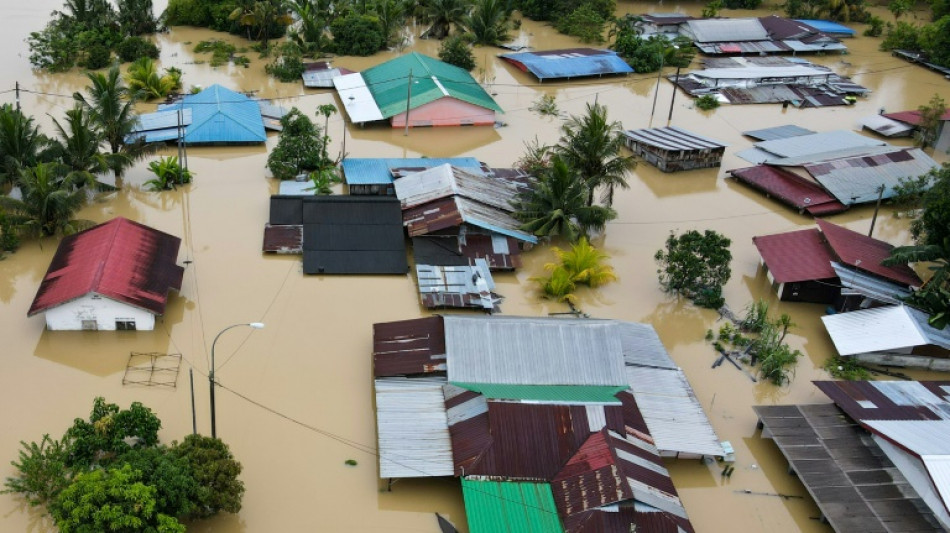 Cuatro muertos y decenas de miles de evacuados deja una inundaci&oacute;n en Malasia