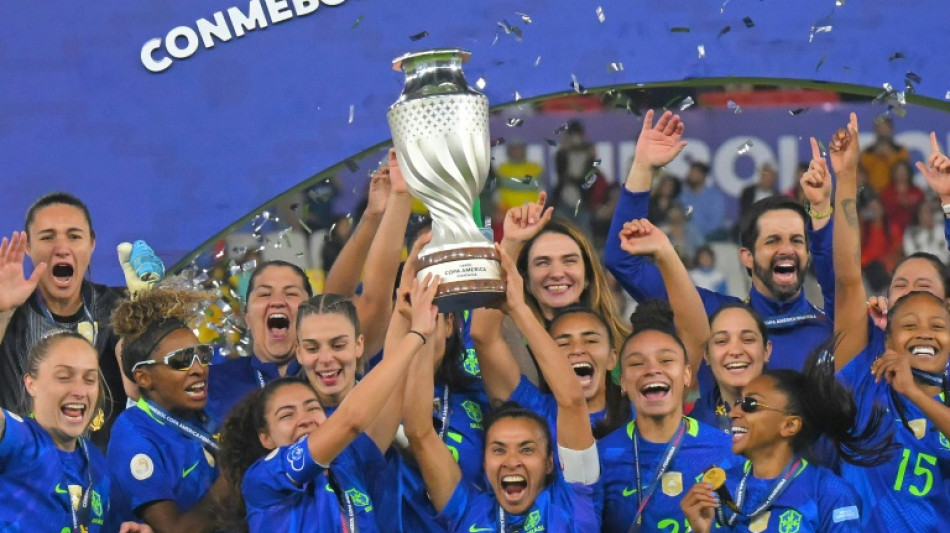 Menos minutos em campo, mas a mesma magia: Marta ainda é a 'Rainha'