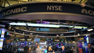 Wall Street ouvre en baisse, lasse de la crise de la dette am&eacute;ricaine