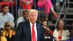 Trump, 'metter&ograve; fine alla svolta green sui veicoli elettrici'