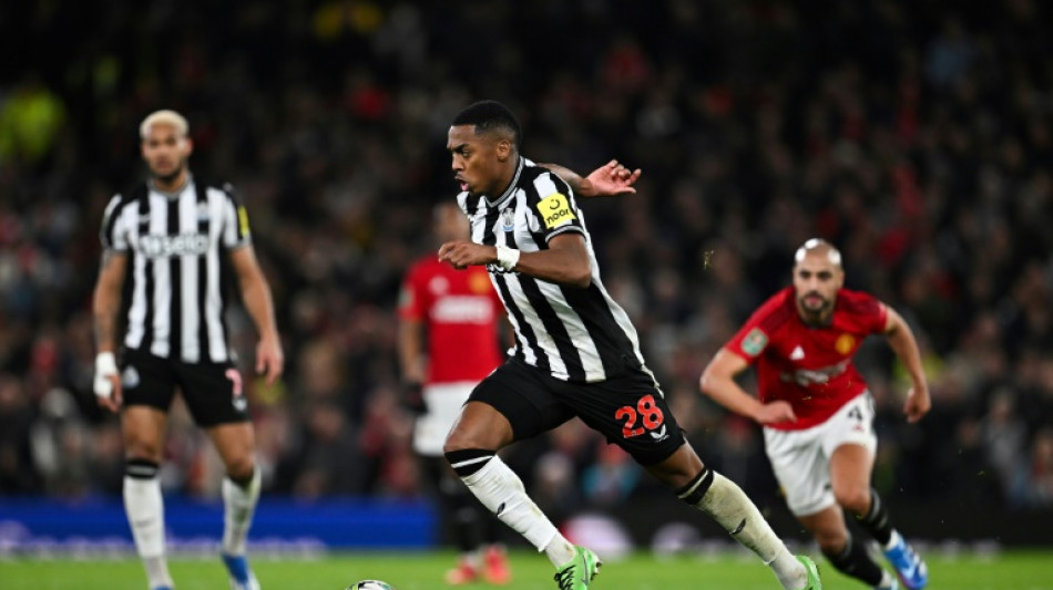 Coupe de la Ligue anglaise: Manchester United et Arsenal s&egrave;chement &eacute;limin&eacute;s