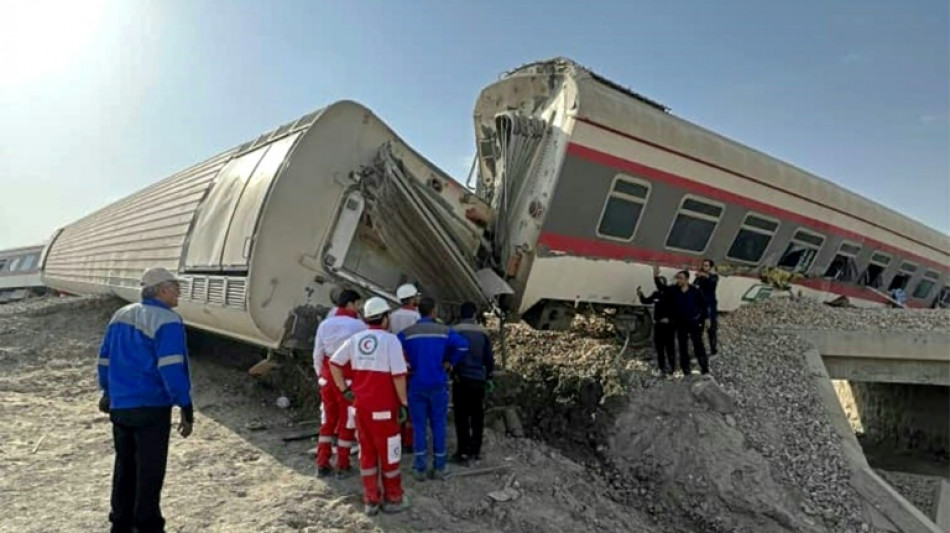 Au moins 17 morts dans le d&eacute;raillement d'un train en Iran 