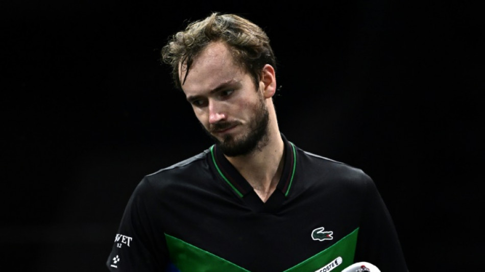 Masters 1000 de Paris: agac&eacute; par le public, Medvedev chute d'entr&eacute;e