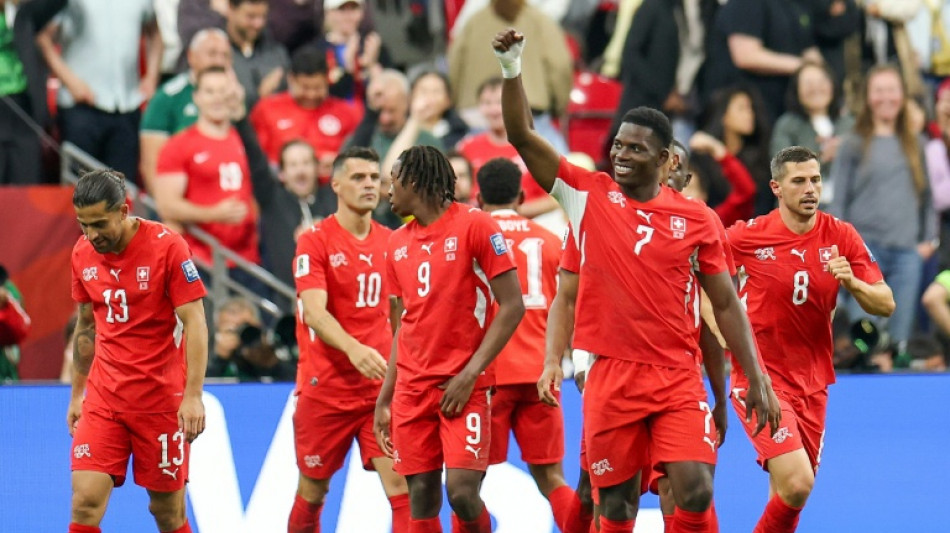 Su&iacute;&ccedil;a vence Arg&eacute;lia (2-0) e avan&ccedil;a &agrave;s oitavas de final da Copa do Mundo