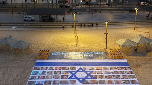 Manifestantes en Israel urgen a un acuerdo sobre los rehenes antes de una reunión de gabinete