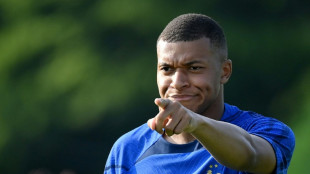 Foot: Mbapp&eacute; envisage un d&eacute;part en 2024, le PSG au pied du mur