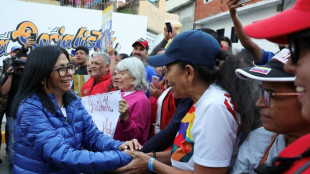 Sucessora de Maduro diz governar sem press&atilde;o, mas Trump anuncia controle sobre petr&oacute;leo venezuelano