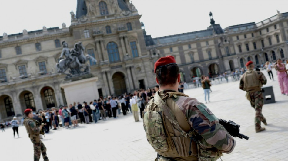 La France en alerte apr&egrave;s la mort d'un enseignant dans un attentat islamiste