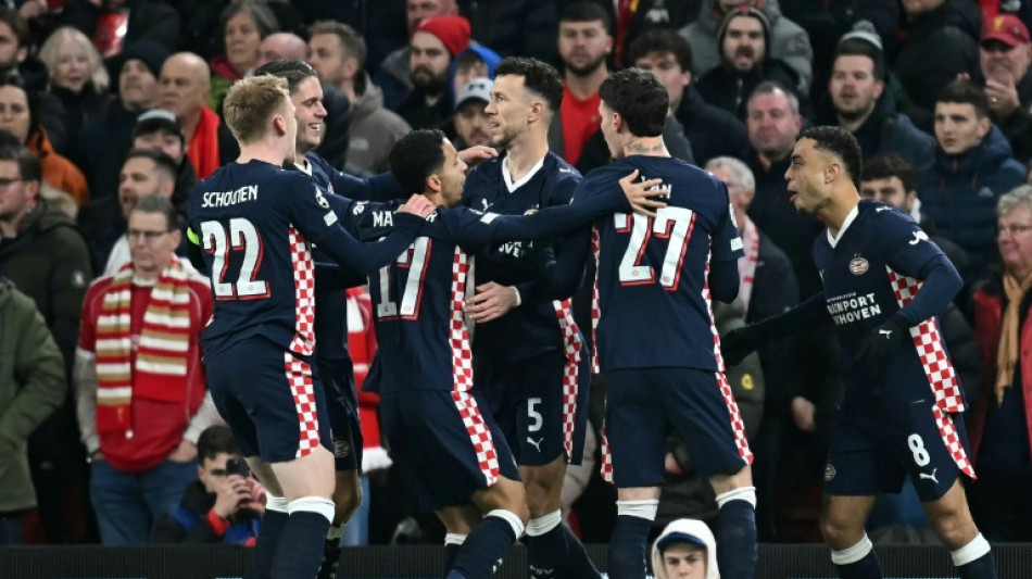 Liverpool &eacute; goleado em Anfield pelo PSV Eindhoven (4-1) na Champions